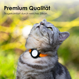 Graue Tabby Katze mit orangem NEMO AirTag Halsband in Premium Qualität