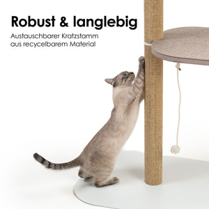 Katze kratzt am austauschbaren Sisal-Kratzstamm des PEAK Kratzbaums aus recycelbarem Material.