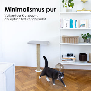 Katze läuft an GALLERY Wandkratzbaum mit sandfarbenem Sisalstamm vorbei